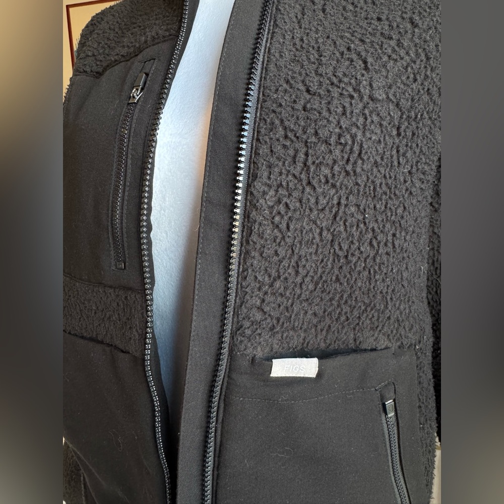 Figs Black On-Shift Sherpa Fleece Jacket Size XS - Picture 2 of 8
